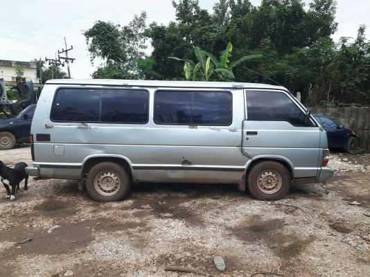 ขายรถตู้ โตโยต้า เครื่อง 2 L  2.4