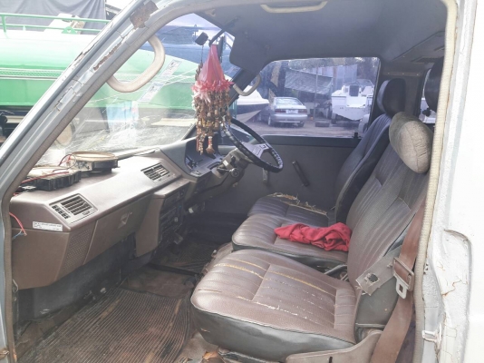 ขายรถตู้ โตโยต้า เครื่อง 2 L  2.4