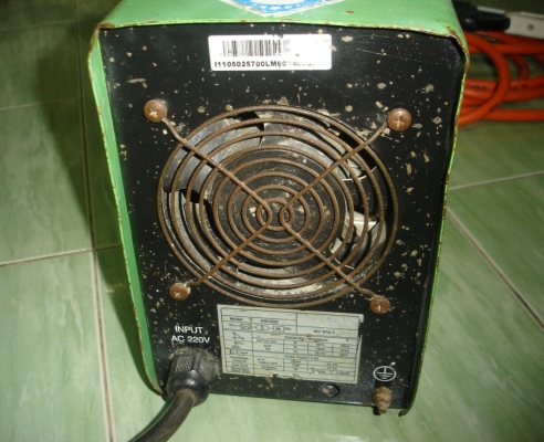 ขายเครื่องเชื่อมยี่ห้อ JASIC ระบบอินเวิร์ทเตอร์รุ่นARC200 สภาพพร้อมใช้งานครับ