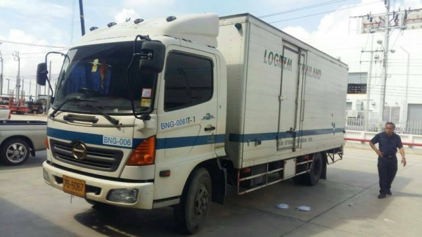 ขาย6ล้อhino เมก้าตู้แห้ง3บานยาว5.5เมตรปี48 แชชซีสวยเครื่องเดิม เบรคทิ๊ฟฟี่ พร้อมวิ่งใช้งาน