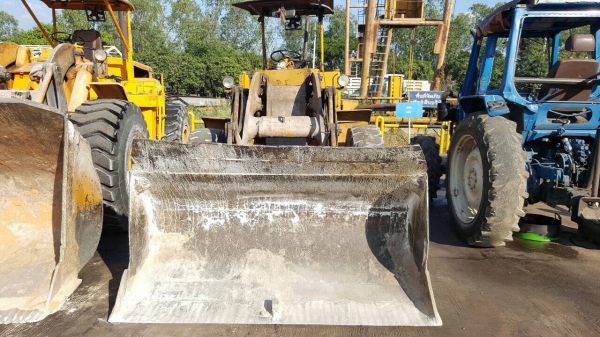 ขายรถตัก CAT 920 เอวอ่อน ดิสเบรค รถใช้งานอยู่เป็นประจำ ราคาต่อรองได้