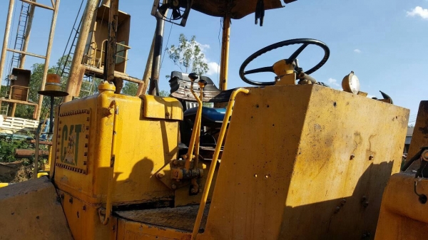 ขายรถตัก CAT 920 เอวอ่อน ดิสเบรค รถใช้งานอยู่เป็นประจำ ราคาต่อรองได้