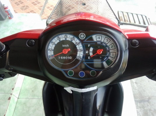 Yamaha Spark 115i (สตาร์ทมือ) รถปี56 สีขาว-แดง สวยๆราคาเบาๆ