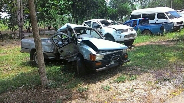 ซากโตโยต้า ปี97 เครื่อง2L สีเทา โอนลอย หรือ เเยกขายทั้งคันสนใจสอบถามได้มีหลายรุ่นเก๋งเเละกระบะ รับซื้อรถอุบัตเหตุทุกสภาพ ซากโตโยต้า ปี97 เครื่อง2L สีเทา โอนลอย หรือ เเยกขายทั้งคันสนใจสอบถามได้มีหลายรุ่นเก๋งเเละกระบะ รับซื้อรถอุบัตเหตุทุกสภาพ