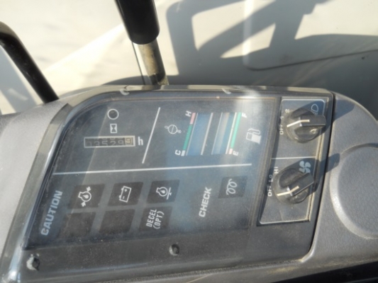 ขายรถนอกเก่าญี่ปุ่น komatsu pc40-7 หัวเก๋งรถสวยราคาถูก สนใจโทร 092-3309229 อี๊ด