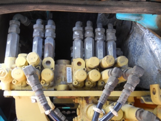 ขายรถนอกเก่าญี่ปุ่น komatsu pc40-7 หัวเก๋งรถสวยราคาถูก สนใจโทร 092-3309229 อี๊ด