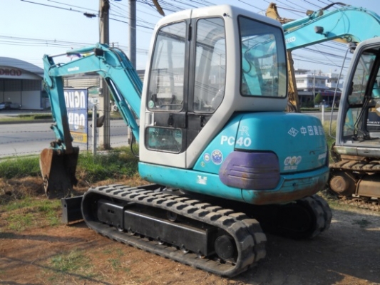 ขายรถนอกเก่าญี่ปุ่น komatsu pc40-7 หัวเก๋งรถสวยราคาถูก สนใจโทร 092-3309229 อี๊ด