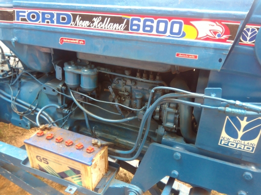 ขาย  บาท รถไถFORD 5500 77 T2 ครับ