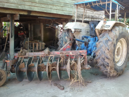 ขายรถไถฟอร์ด6610 เครื่องสี่สูบเสื่อลาย  สวยๆเดิมๆ พร้อมไช้งาน  ขายใน 385000บาท  รถอยู่วังบัว คลองขลุง กำแพงเพชร    สนใจสอบุถามได้ที่081 3655997 อำพร  พาเจริญ  ราคาต่อรองได้อีกนะครับ