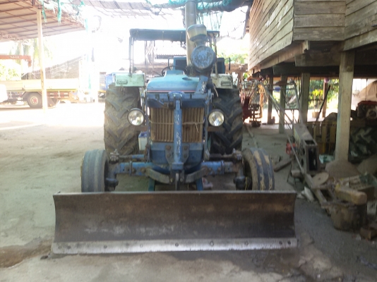 ขายรถไถฟอร์ด6610 เครื่องสี่สูบเสื่อลาย  สวยๆเดิมๆ พร้อมไช้งาน  ขายใน 385000บาท  รถอยู่วังบัว คลองขลุง กำแพงเพชร    สนใจสอบุถามได้ที่081 3655997 อำพร  พาเจริญ  ราคาต่อรองได้อีกนะครับ