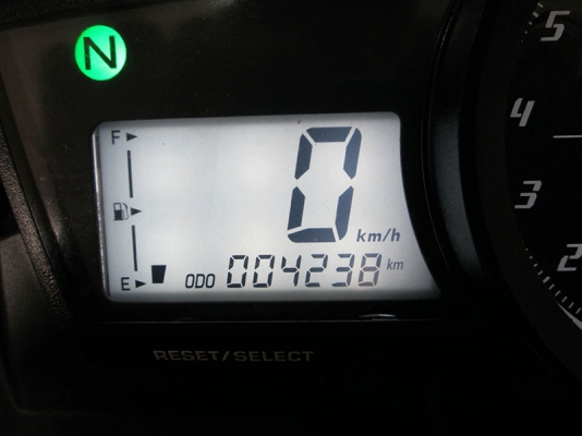 ขาย Yamaha R 15 ปี 2015 ลายใหม่ล่าสุด ไมล์แท้ 4238 กม สภาพสวยเดิมๆ บิดติดมือด้วยขุมกำลัง 150 CC สีดำ ราคา ุ69900 บาท