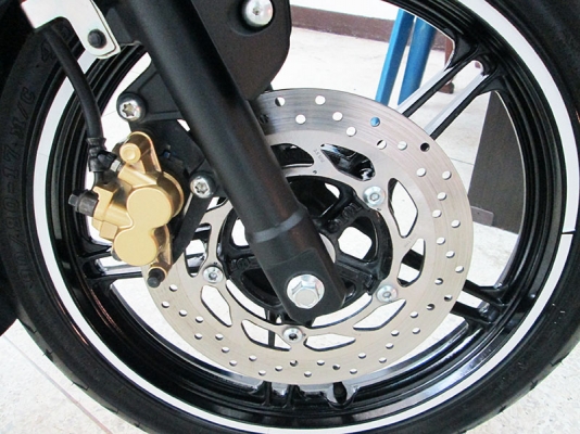 ขาย Yamaha R 15 ปี 2015 ลายใหม่ล่าสุด ไมล์แท้ 4238 กม สภาพสวยเดิมๆ บิดติดมือด้วยขุมกำลัง 150 CC สีดำ ราคา ุ69900 บาท