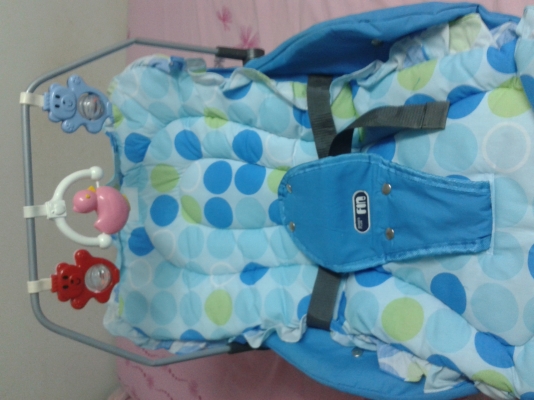 ขายเปลเด็ก 600 ไม่รวมค่าส่งครับ 084-3947781 คุณโก้