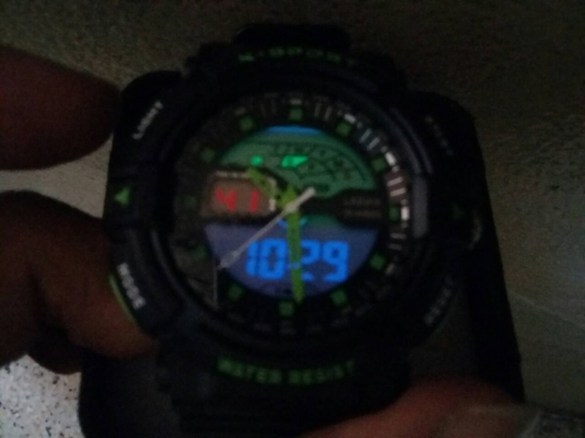 กระเป๋าคาดเอวกับนาฬิกากันน้ำ