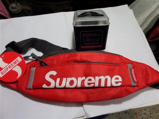 กระเป๋าคาดเอวกับนาฬิกากันน้ำ