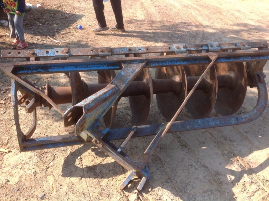 แทรกเตอร์ฟอร์ด 6600 เครื่องเกียร์เฟืองท้ายดี มีผานดันหน้าและผานหลัง7ใบ