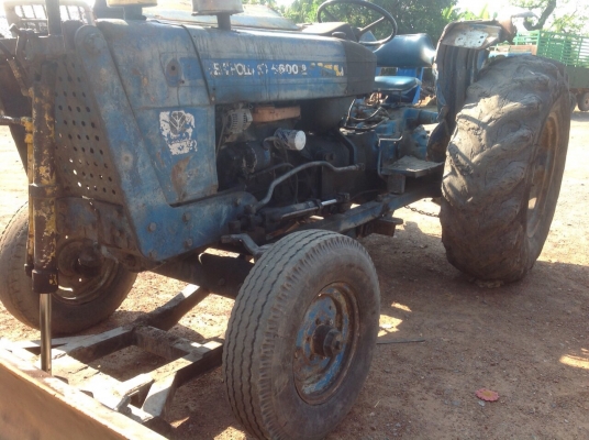 แทรกเตอร์ฟอร์ด 6600 เครื่องเกียร์เฟืองท้ายดี มีผานดันหน้าและผานหลัง7ใบ