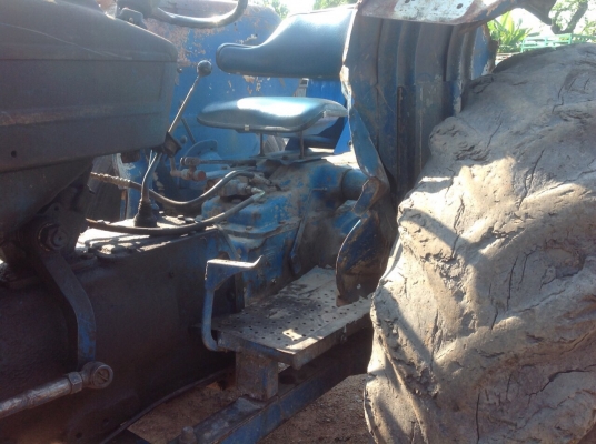 แทรกเตอร์ฟอร์ด 6600 เครื่องเกียร์เฟืองท้ายดี มีผานดันหน้าและผานหลัง7ใบ