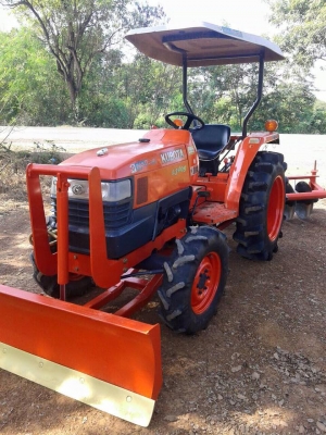 ขายรถไถคูโบต้า L3408 ใบมีดดันหน้าและผานพรวนตราช้าง