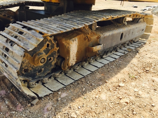 ขายKOMAtSU PC200-2 มีไลน์หัวเจาะ ช่วงล่างเต็ม รถพร้อมทำงาน