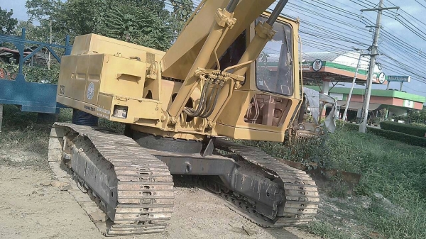 ขายKOMAtSU PC200-2 มีไลน์หัวเจาะ ช่วงล่างเต็ม รถพร้อมทำงาน