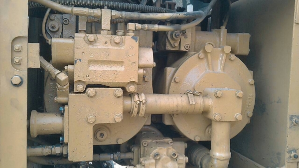 ขายKOMAtSU PC200-2 มีไลน์หัวเจาะ ช่วงล่างเต็ม รถพร้อมทำงาน