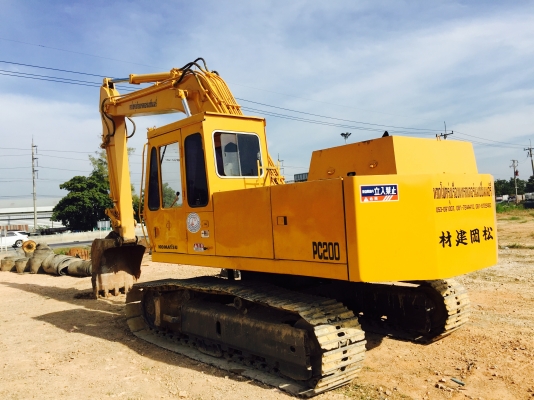 ขายKOMAtSU PC200-2 มีไลน์หัวเจาะ ช่วงล่างเต็ม รถพร้อมทำงาน