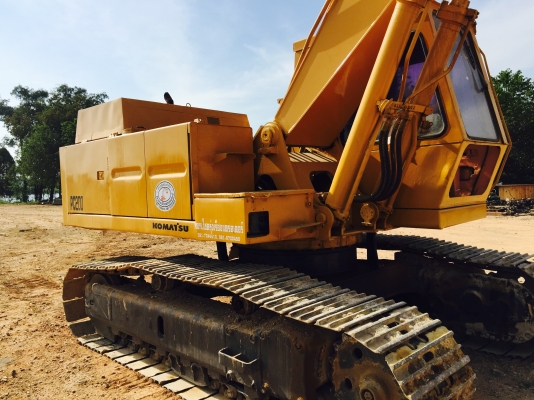 ขายKOMAtSU PC200-2 มีไลน์หัวเจาะ ช่วงล่างเต็ม รถพร้อมทำงาน