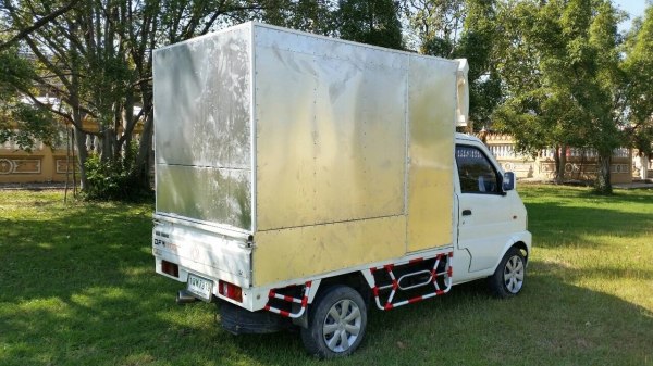 ขายรถทำมาหากิน  DFM สีขาวปี 2015 พร้อมตู้ขายของพร้อมใช้