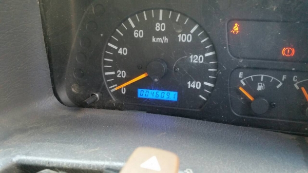 ขายรถทำมาหากิน  DFM สีขาวปี 2015 พร้อมตู้ขายของพร้อมใช้