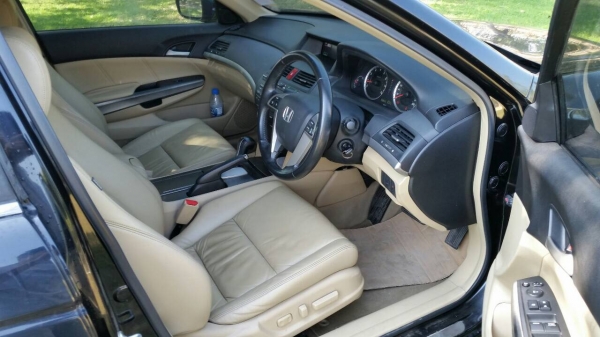 ขาย HONDA ACCORD 2.0 ปี 2008 สีดำแม็กขอบ 20 เครื่องเสียงสิบนิ้ว