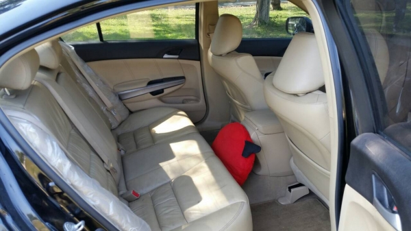ขาย HONDA ACCORD 2.0 ปี 2008 สีดำแม็กขอบ 20 เครื่องเสียงสิบนิ้ว