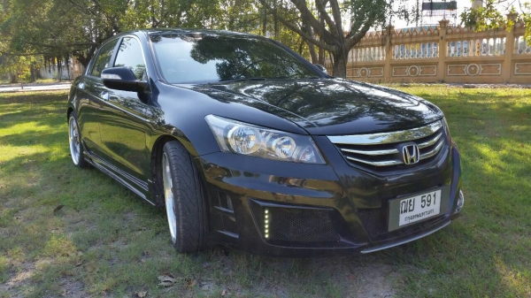 ขาย HONDA ACCORD 2.0 ปี 2008 สีดำแม็กขอบ 20 เครื่องเสียงสิบนิ้ว