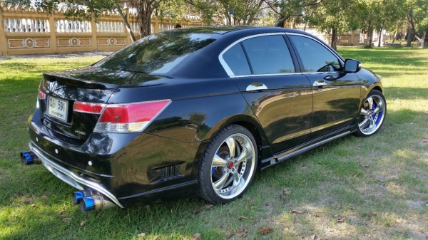ขาย HONDA ACCORD 2.0 ปี 2008 สีดำแม็กขอบ 20 เครื่องเสียงสิบนิ้ว