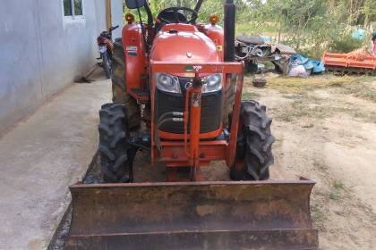 ขายรถไถ KUBOTA L3608 ใช้งานน้อย อุปกรณ์ครบ ดันหน้า ผานหลัง โรตารี่ สภาพพร้อมใช้งาน เอกสารพร้อมโอน สนใจโทร 090-8588220คุณนะ 093-3258446คุณบิว หรือเข้าดูสินค้าอื่นๆได้ที่ www.truck.in.th/498 หรือเพจFacebook ณรงค์ ซื้อขายรถมือสอง (เว็บไซต์ส่วนตัว) หรือFacebo