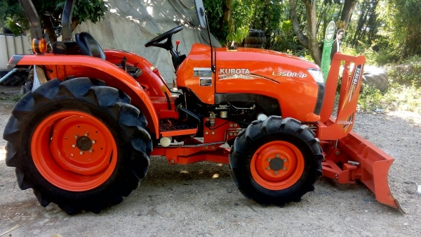ขายรถไถคูโบต้า  KUBOTA   L 3608SP พร้อมชุดใบมีดดันหน้าคานล่าง
