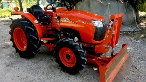 ขายรถไถคูโบต้า  KUBOTA   L 3608SP พร้อมชุดใบมีดดันหน้าคานล่าง