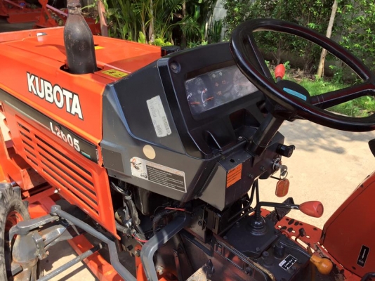 ขายรถไถ Kubota L2605 (4WD) 2เพลา พร้อมใบมีดและผานพรวน รถพร้อมใช้งาน