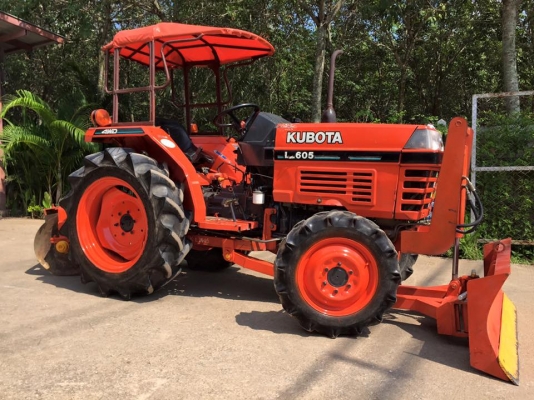 ขายรถไถ Kubota L2605 (4WD) 2เพลา พร้อมใบมีดและผานพรวน รถพร้อมใช้งาน