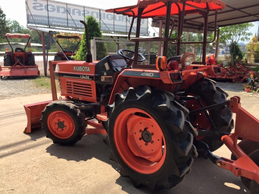 ขายรถไถ Kubota L2605 (4WD) 2เพลา พร้อมใบมีดและผานพรวน รถพร้อมใช้งาน