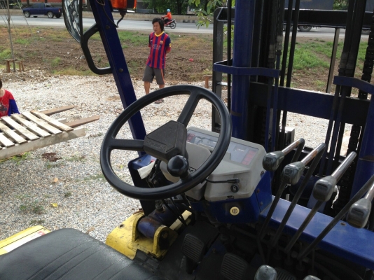 ขาย ฟอร์คลิฟต์ Komatsu 4.5 ตัน ขาย ฟอร์คลิฟต์ Komatsu 4.5 ตัน