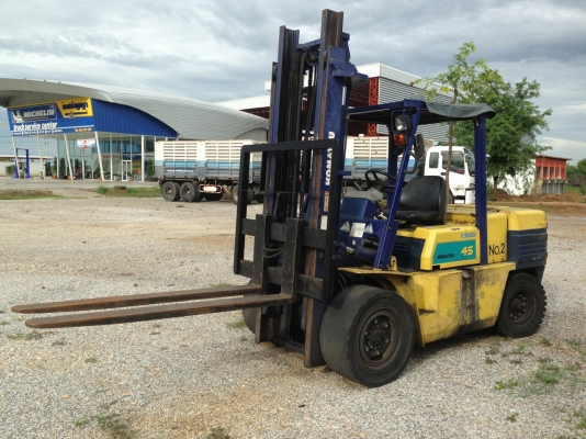 ขาย ฟอร์คลิฟต์ Komatsu 4.5 ตัน ขาย ฟอร์คลิฟต์ Komatsu 4.5 ตัน