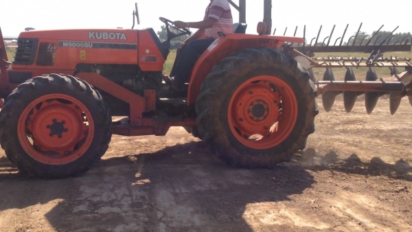 ขายรถไถ KUBOTA M5000 เครื่องดี สภาพสวยเดิมๆ ( ราคา 345,000 บาท ) (มีภาพวีดีโอ) พร้อมอุปกรณ์ 3 รายการ