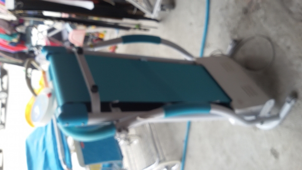 ชายลู่วิ่งไฟฟ้า