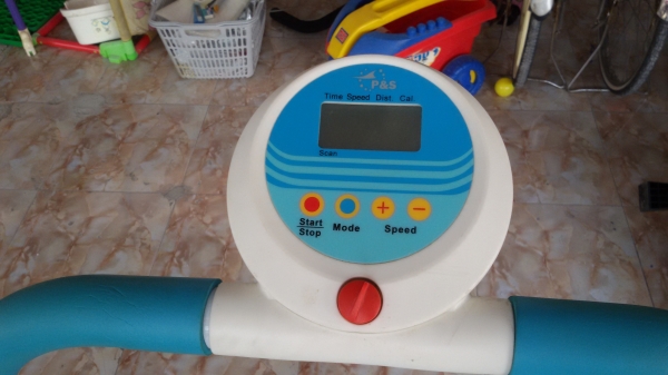 ชายลู่วิ่งไฟฟ้า