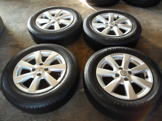 แม็กขอบ15แท้ 4รู100ใหม่กริ๊บ+ยางบริดสโตน185-65-R15ลงพื้นปี14 (4ล้อ7,500) แม็กขอบ15แท้ 4รู100ใหม่กริ๊บ+ยางบริดสโตน185-65-R15ลงพื้นปี14 (4ล้อ7,500)