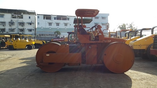 รถบด3ล้อแเหล็ก Sakai R2 รถเก่านอก นำเข้าจากญี่ปุ่น สภาพเนี๊ยบ สวยกิ๊บ