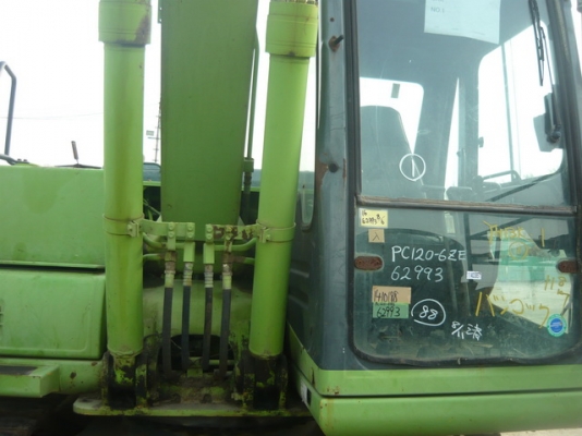 รถขุด Komatsu PC120-6 รถเก่านอก นำเข้าจากญี่ปุ่น มีให้เลือกหลายคัน พร้อมใช้งาน ช่วงล่งแน่น เครื่องยนตร์พร้อม ระบบไฟฟ้าครบ ลุยงานได้เลย เอกสารครบ จัดไฟแนนท์ได้  เครื่องบยนตร์ Komatsu 6 สูบ ชม.การทำงาน 4500-6000 ชม.  สนใจติดต่อได้ที่ 091 695-6445