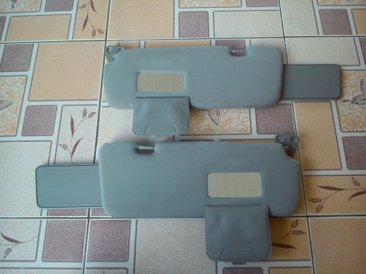 ที่บังแดดไม่ทราบรุ่น แบบกำมะหยี่มีกระจกทั้งสองข้าง ที่บังแดดไม่ทราบรุ่น แบบกำมะหยี่มีกระจกทั้งสองข้าง