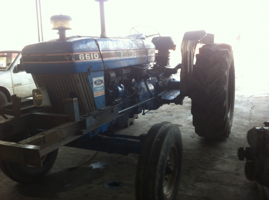 Ford 6600 D2NN ไม่มีอุปกรณ์ Ford 6600 D2NN ไม่มีอุปกรณ์